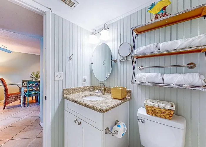 Cheerful With Heated Pool Balcony Gulf Views W&d & Ac Holiday home